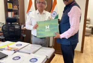 मुख्य सचिव आनन्द बर्द्धन ने राष्ट्रीय सुरक्षा सलाहकार अजीत डोभाल से की भेंट